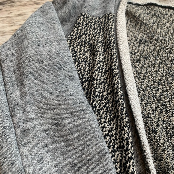 Buckle sweater - Picture 2 of 3